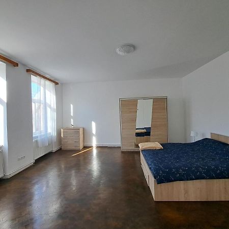 Cozy Apartment In The Heart Of Sibiu Exterior photo