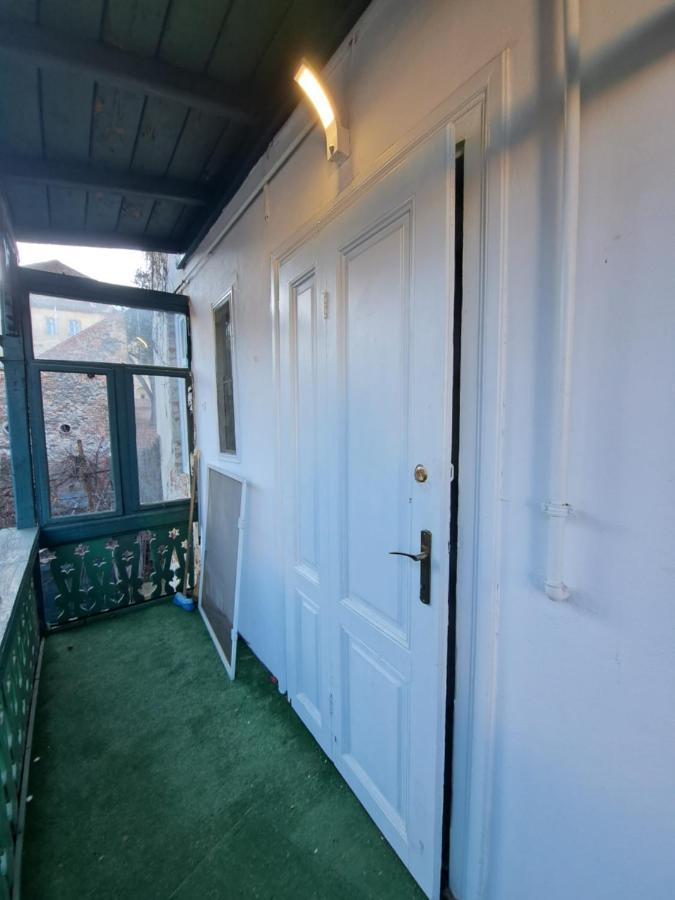 Cozy Apartment In The Heart Of Sibiu Exterior photo